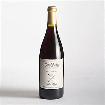 Etiquette de bouteille mariage multi facettes - Mise en situation