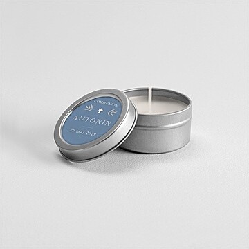 Bougie communion bleu myosotis - argent - Mise en situation
