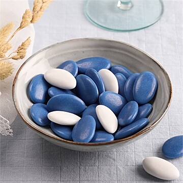 Dragées bleu océan pour votre profession de foi - chocolat - Mise en situation