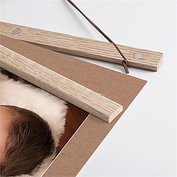 Affiche naissance paisible - Détail des supports en bois