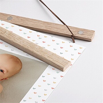 Affiche naissance petits cœurs - Détail des supports en bois