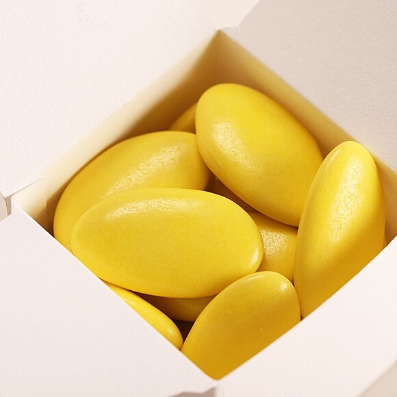 Dragées confirmation chocolat jaune mimosa